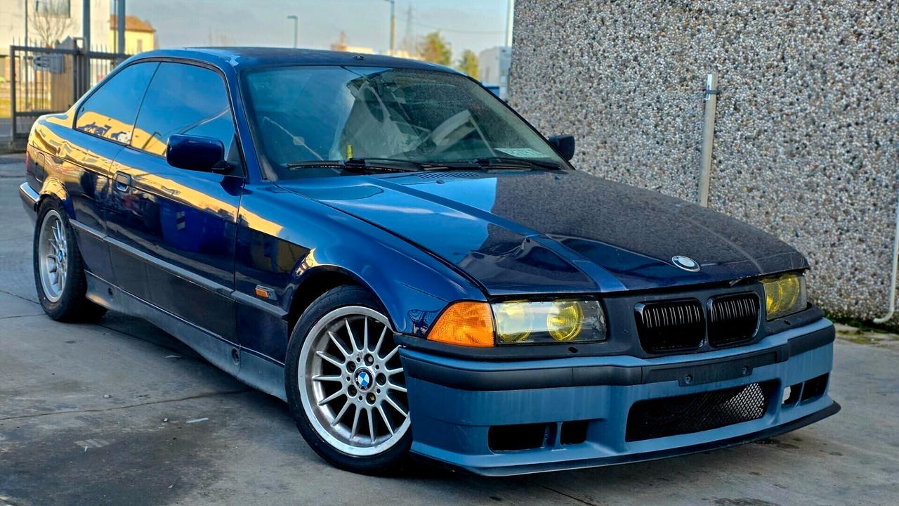 Bmw 320i CRS ASI Coupé da DRIFT