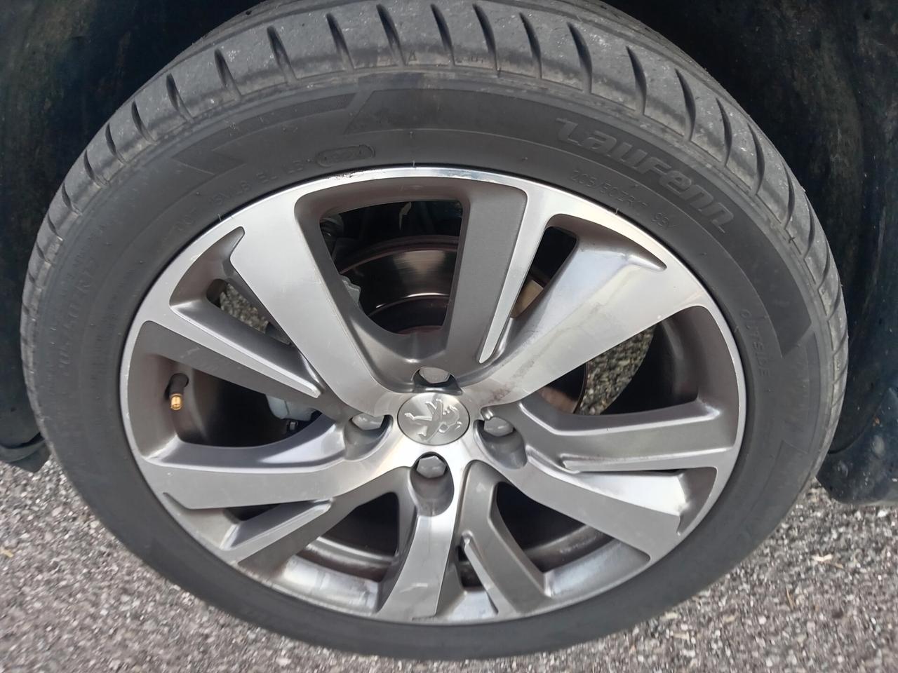 Peugeot 208 BlueHDi 100 3 porte GT Line