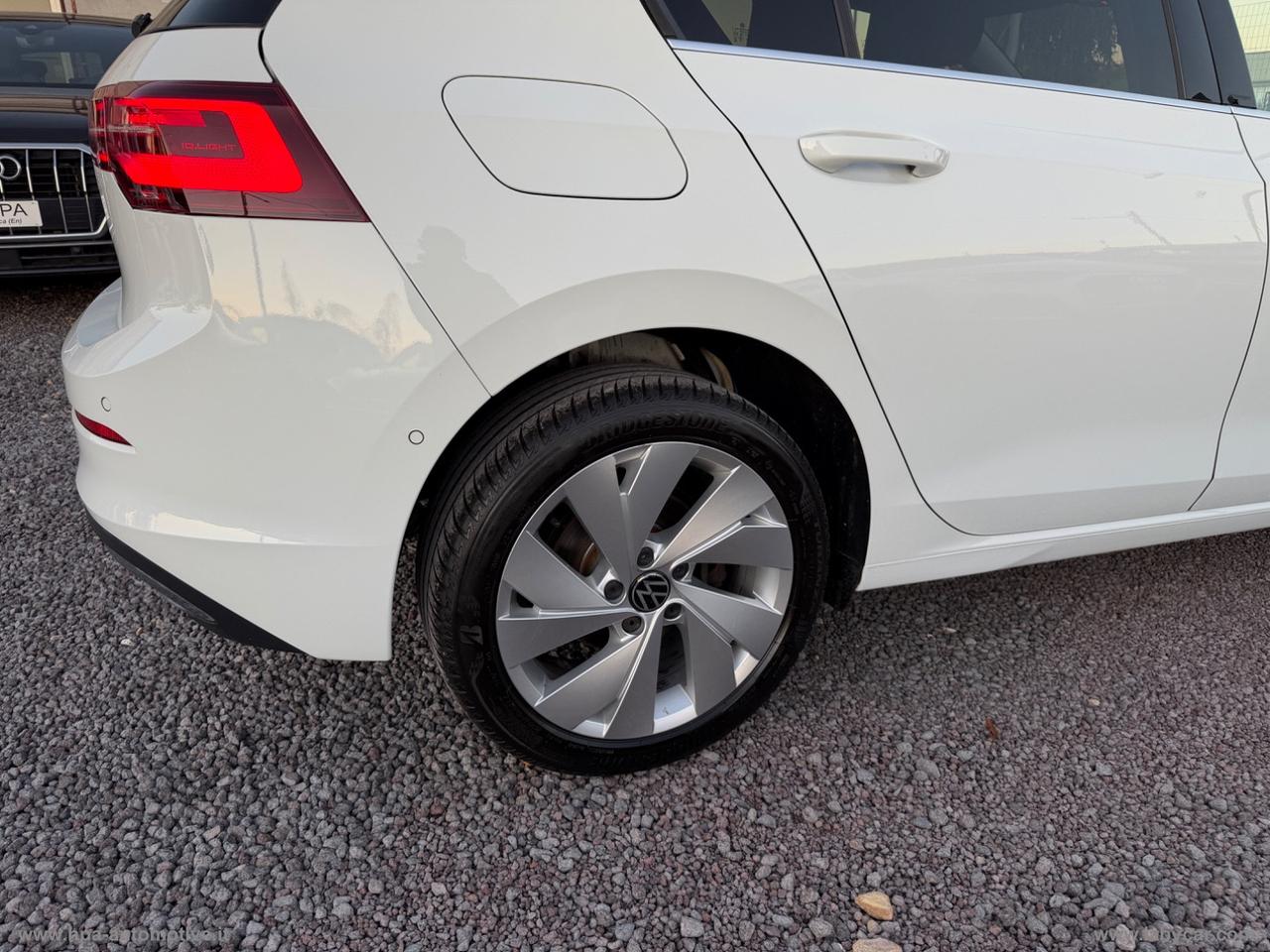 VOLKSWAGEN Golf 1.5 TSI 150CV Style NAVI IQ-LIGHT RETROCAMERA