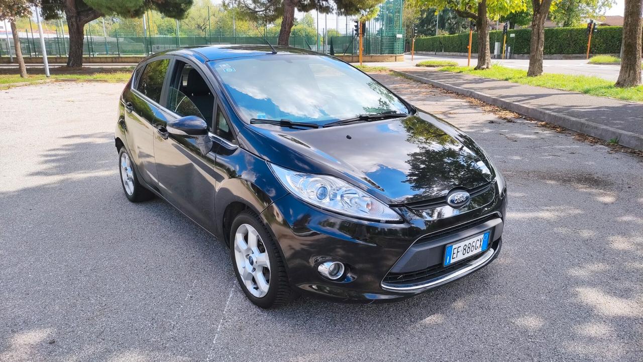 Ford Fiesta 1.4 TDCi 5p. Titanium NEOPATENTATI - 2010