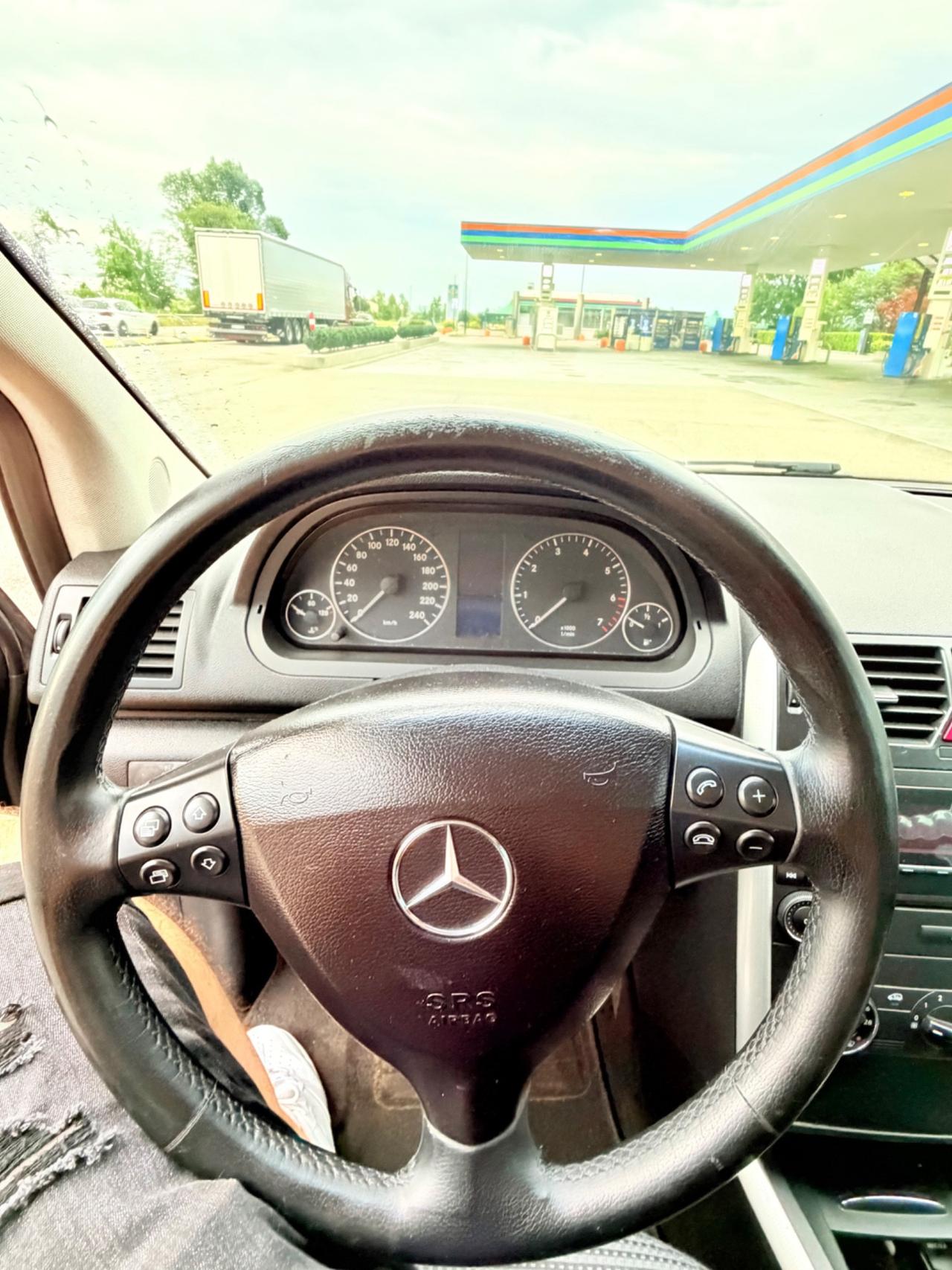 Mercedes-benz A 150 BlueEFFICIENCY Coupé Avantgarde
