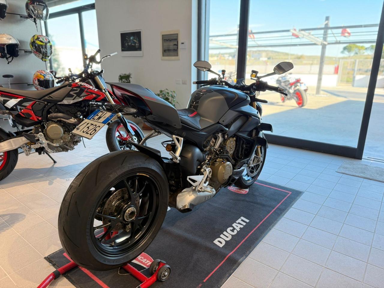 Ducati Streetfighter V4 S ABS