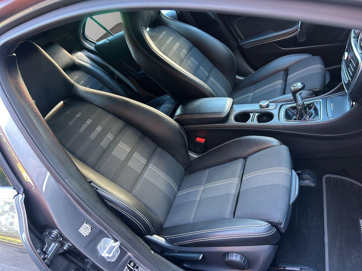 MERCEDES - Classe A - A 180 d 109CV Premium