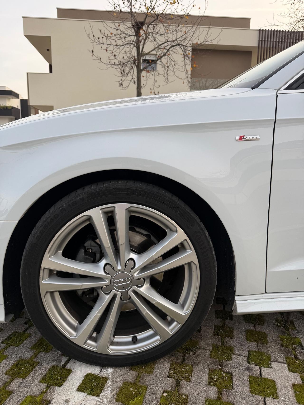 Audi A3 SPB 2.0 TDI 150 CV clean diesel S tronic Ambiente