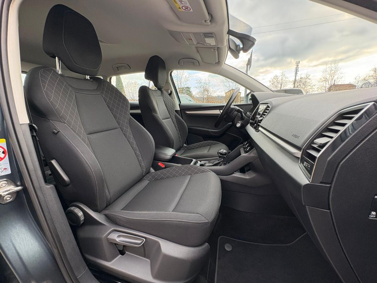 SKODA KAROQ 1.6 TDI AUTOMATICA SI A NEOPATENTATI