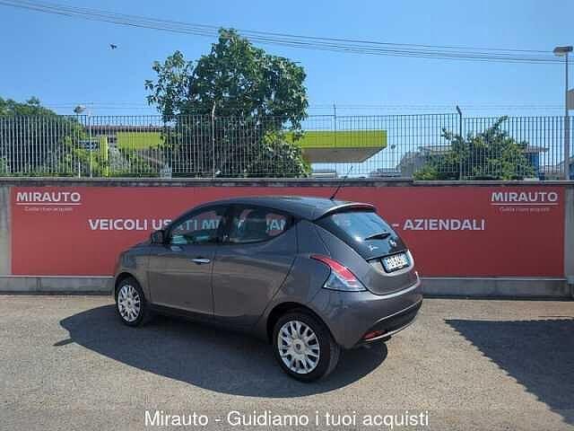 Lancia Ypsilon Ypsilon 1.2 69 CV 5 porte Silver
