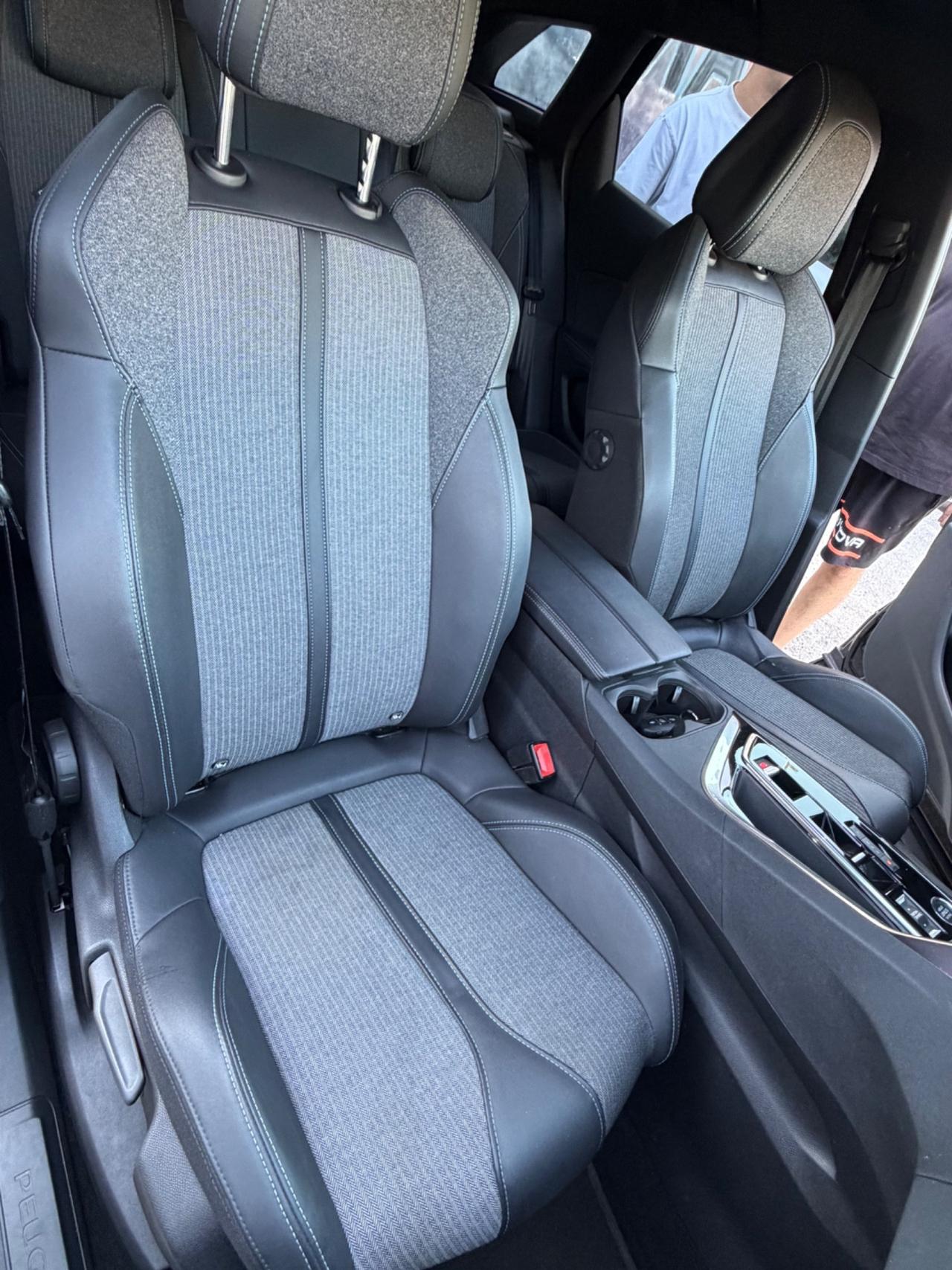 Peugeot 3008 BlueHDi 130 S&S EAT8 Allure Pack