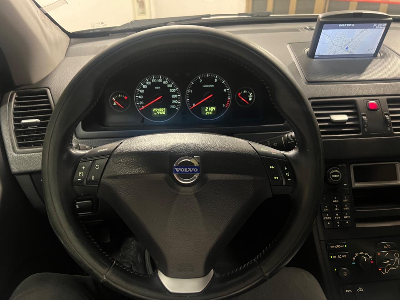 Volvo XC 90 XC90 2.4 D5 185 CV AWD Momentum