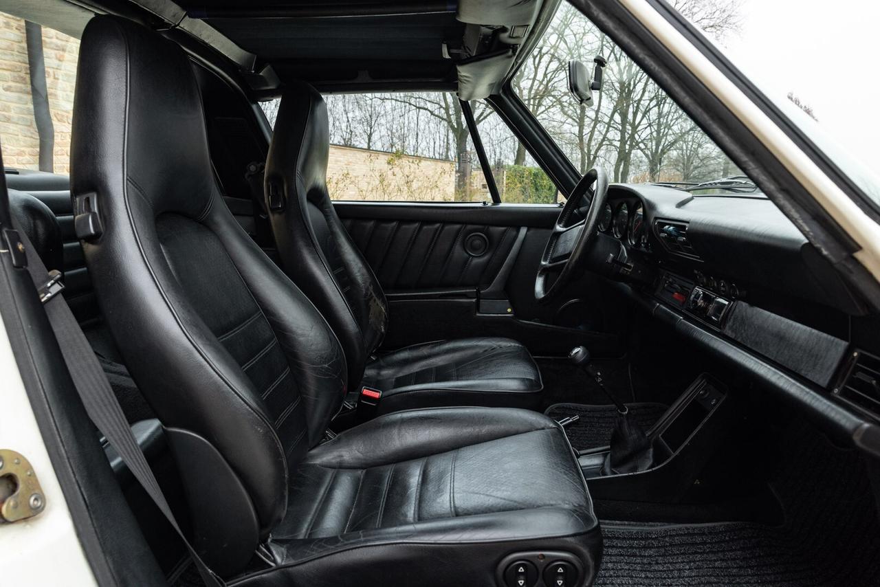 Porsche 911 CARRERA 3.2 G50 TARGA - RDS01800