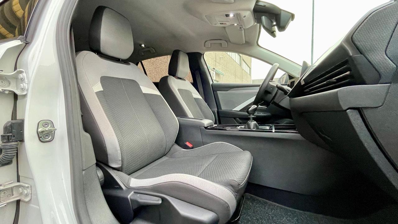 OPEL ASTRA 1.5 TURBO DIESEL BUSINESS ELEGANCE 131CV - FULL LED, VIRTUAL COKPIT, NEOPATENTATI