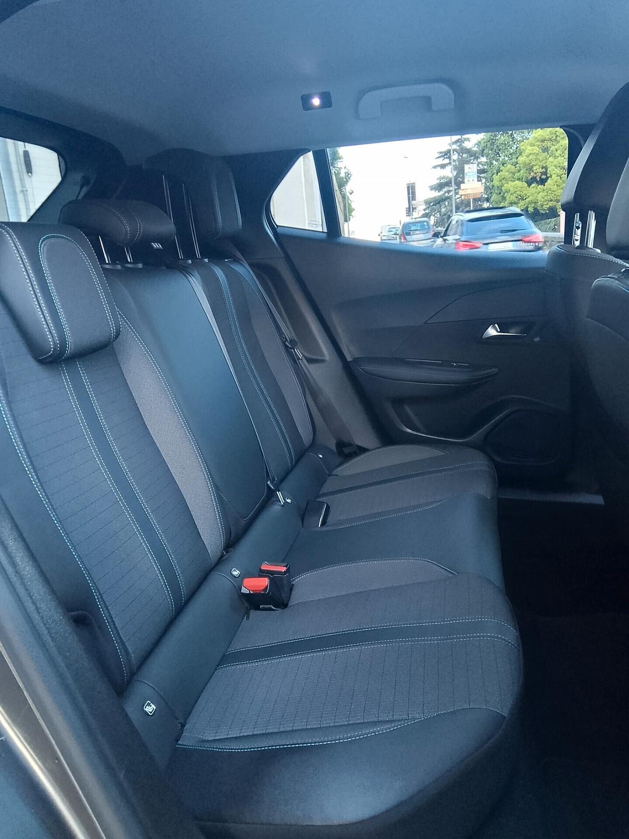 Peugeot 2008 BlueHDi 130 S&S EAT8 Allure Pack