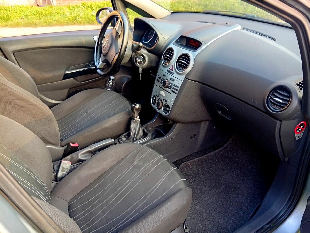 Opel Corsa 1.2 5 porte 130.000km