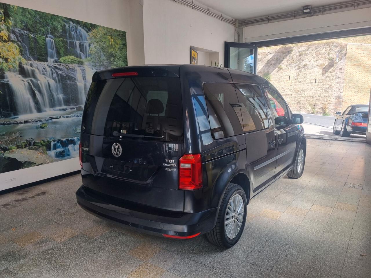 Volkswagen Caddy 1.4 TGI Highline TELECAMERA, FRONT ASSIST, NAVI
