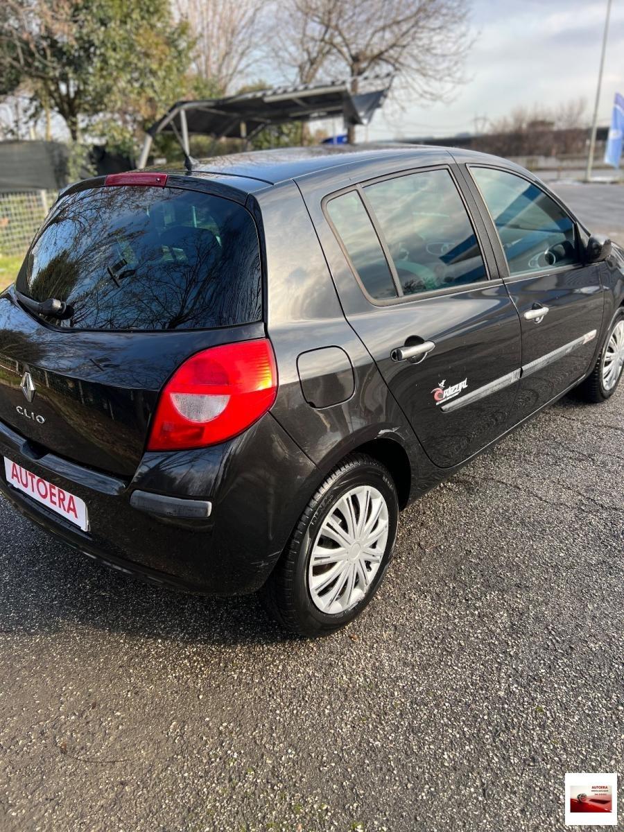 RENAULT - Clio - 1.2 5p. Dynamique