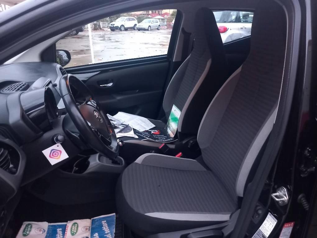 Toyota Aygo 1.0 VVT-i 72 CV 5 porte x-play MMT