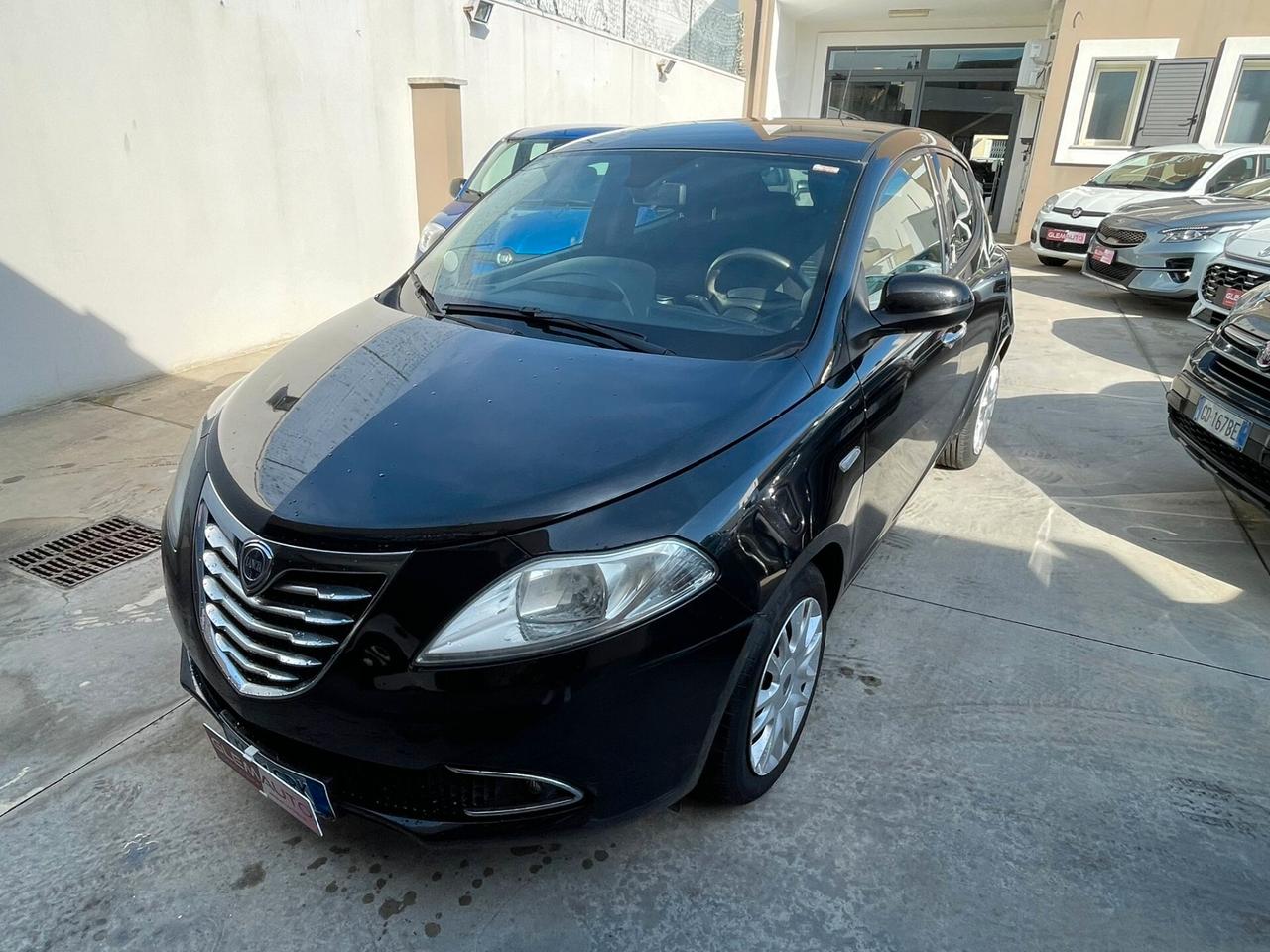 Lancia Ypsilon 0.9 TwinAir 85 CV 5 porte S&S Gold