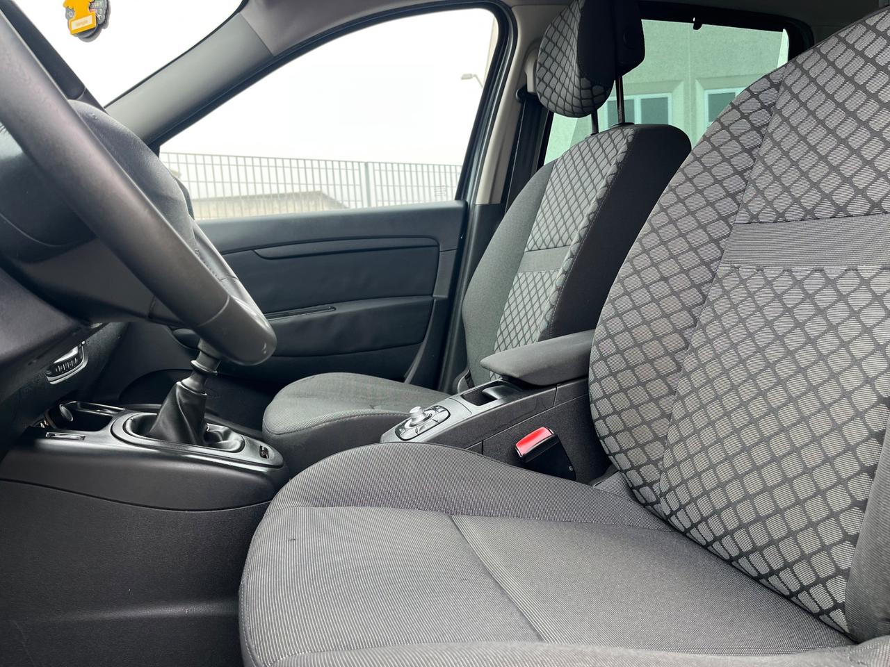 Renault Scenic Scénic 1.5 dCi Dynamique 7 Posti