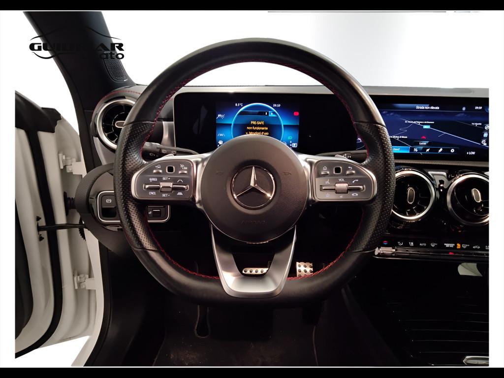 Mercedes-Benz CLA Sh.Brake - X118 - CLA Shooting Brake 200 d Premium auto