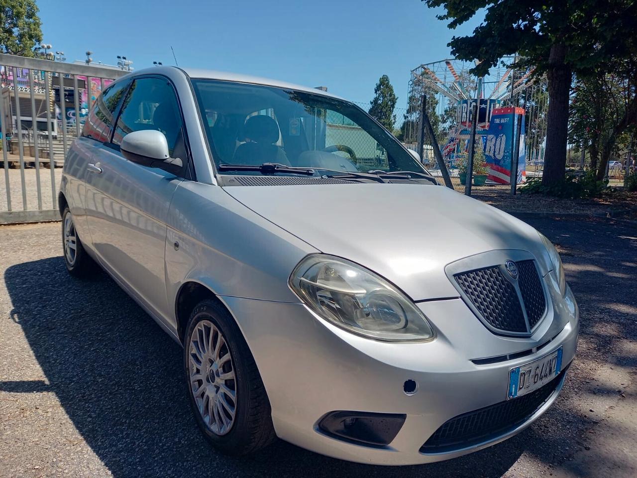 Lancia Ypsilon 1.2 Argento NEOPATENTATI GARANZIA 12 MESI