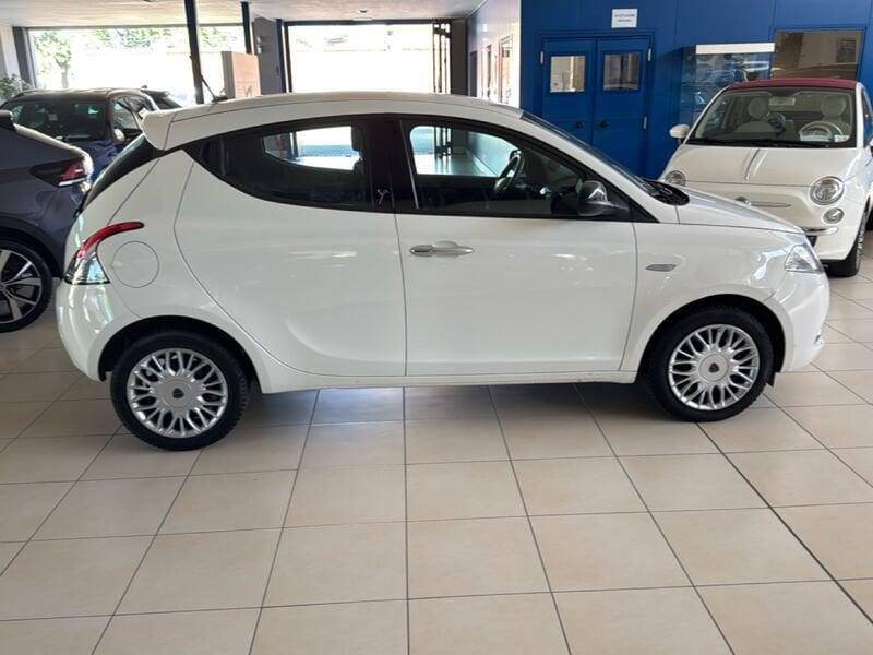 Lancia Ypsilon 1.2 69cv Silver