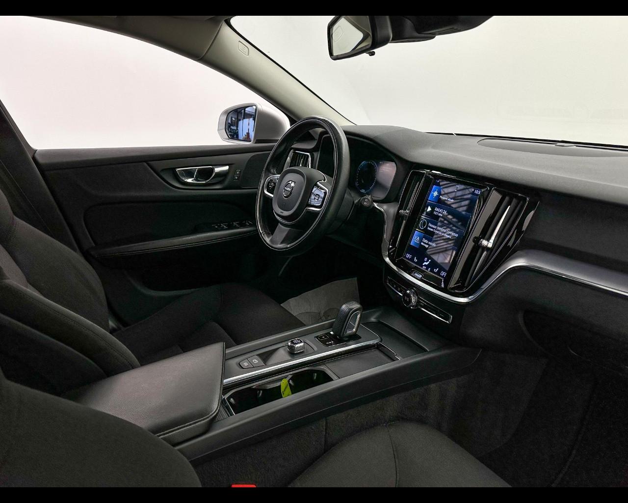 VOLVO V60 B4 (d) Geartronic Momentum Business