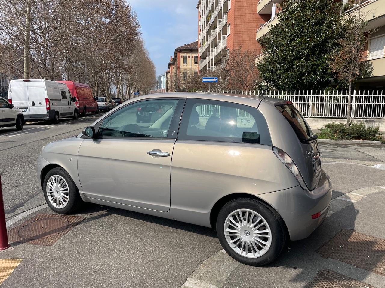 Lancia Ypsilon 1.2 BENZINA/1PROP/GARANZIA 12 MESI