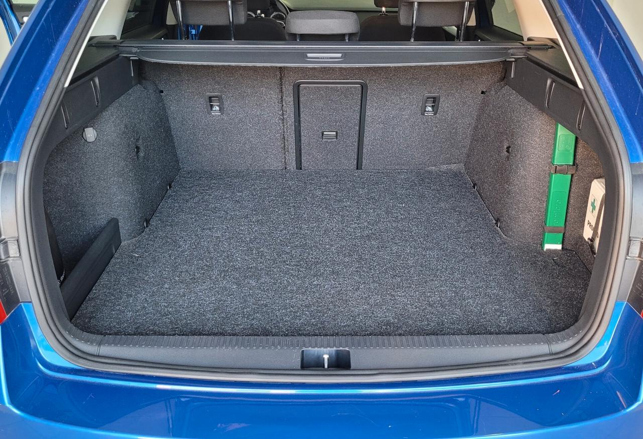 Skoda Octavia 1.5 DSG Wagon Executive G-Tec GANCIO TRAINO