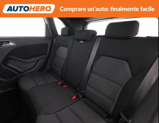 MERCEDES-BENZ B 180 d Business