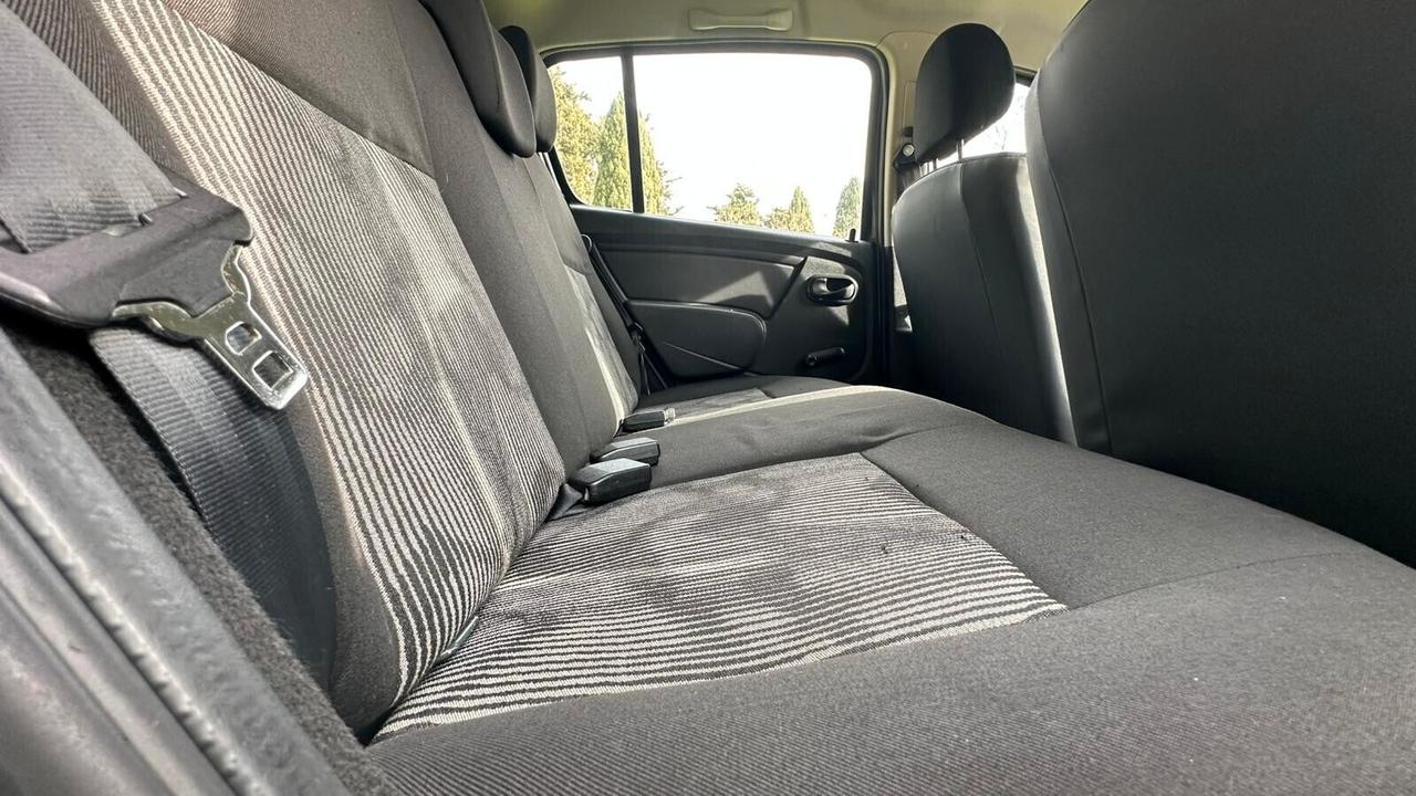 Dacia Sandero 1.2 16V Lauréate GPL 2010 NEOP leggi testo