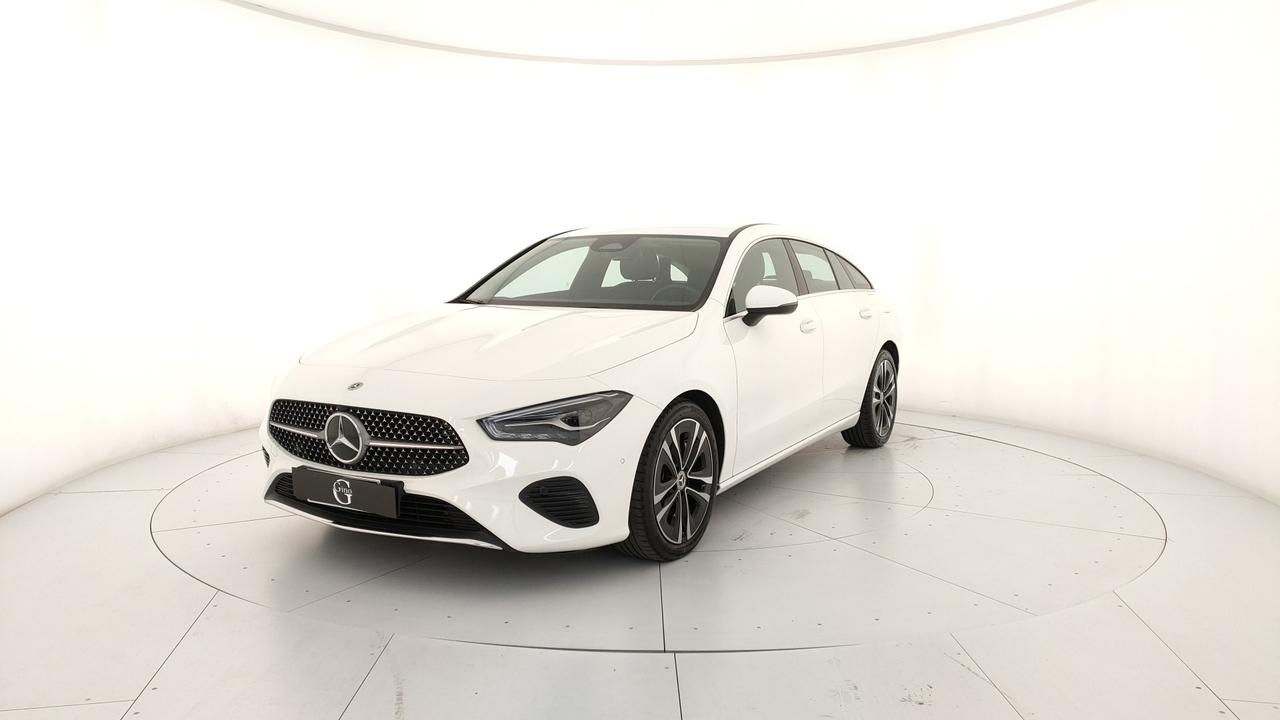 Mercedes-Benz CLA Shooting Brake 180 d Progressive Advanced auto