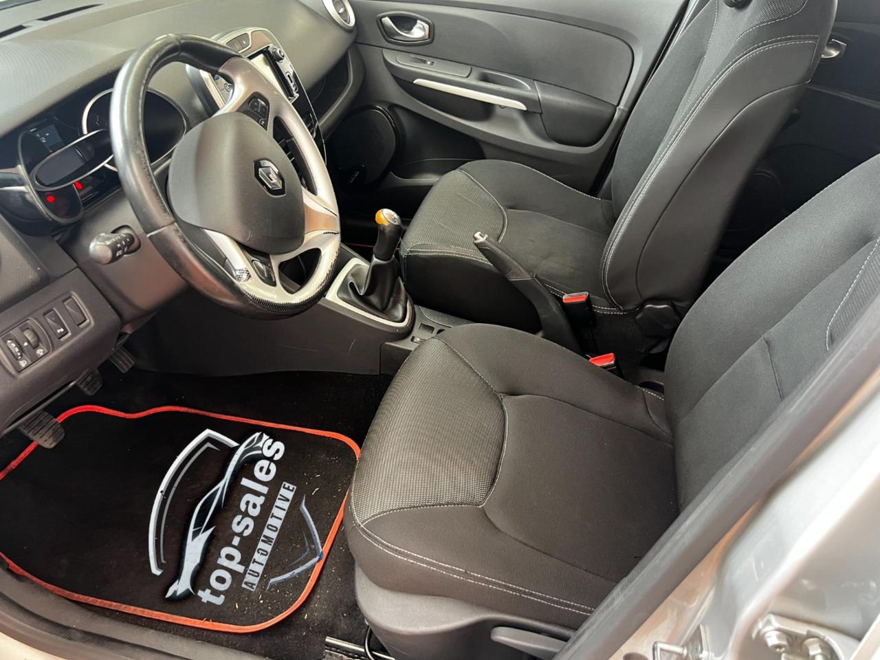 Renault Clio 1.2 75CV 5 porte Zen Si Neopatentati