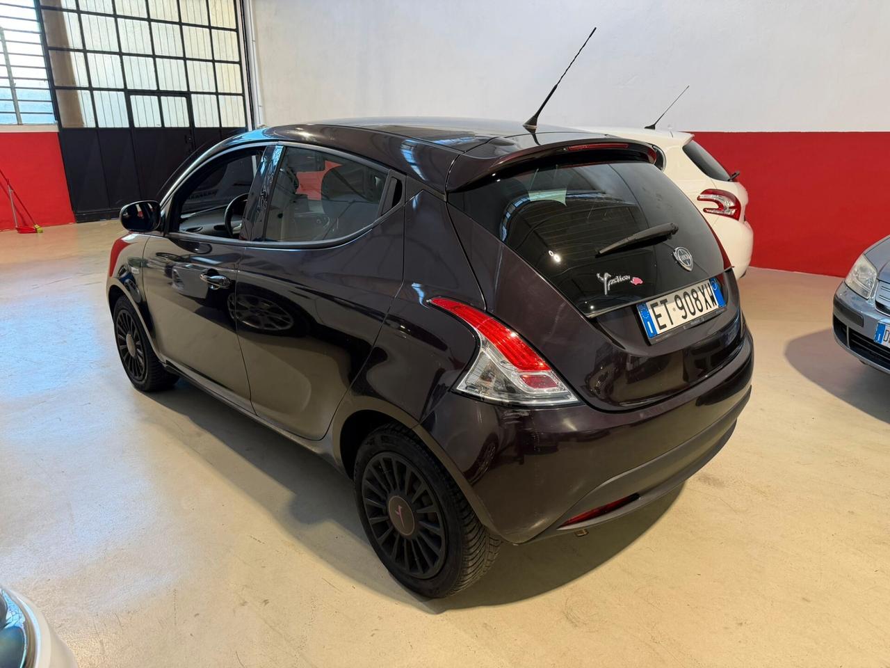 Lancia Ypsilon 1.2 69 CV 5 porte S&S Gold