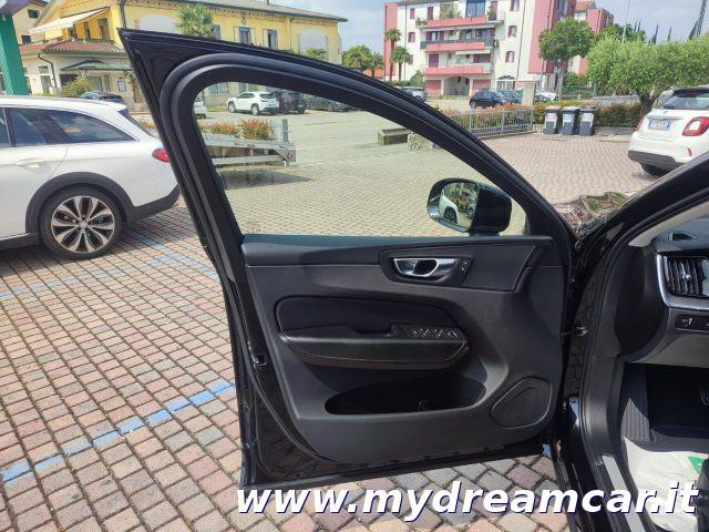 VOLVO XC60 B4 (d) AWD Geartronic Momentum