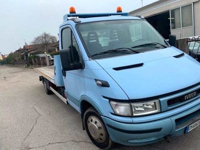 Iveco Daily carroatrezzi iveco 35c15 g