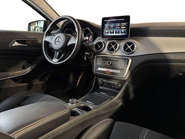 MERCEDES-BENZ GLA 200 d Automatic Sport