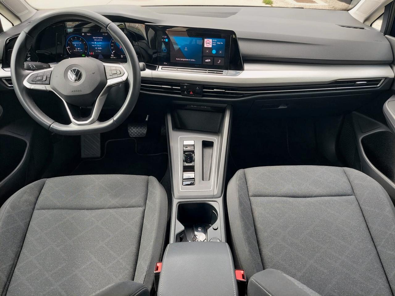 VOLKSWAGEN Golf 1.0 eTSI EVO DSG Life - 2023