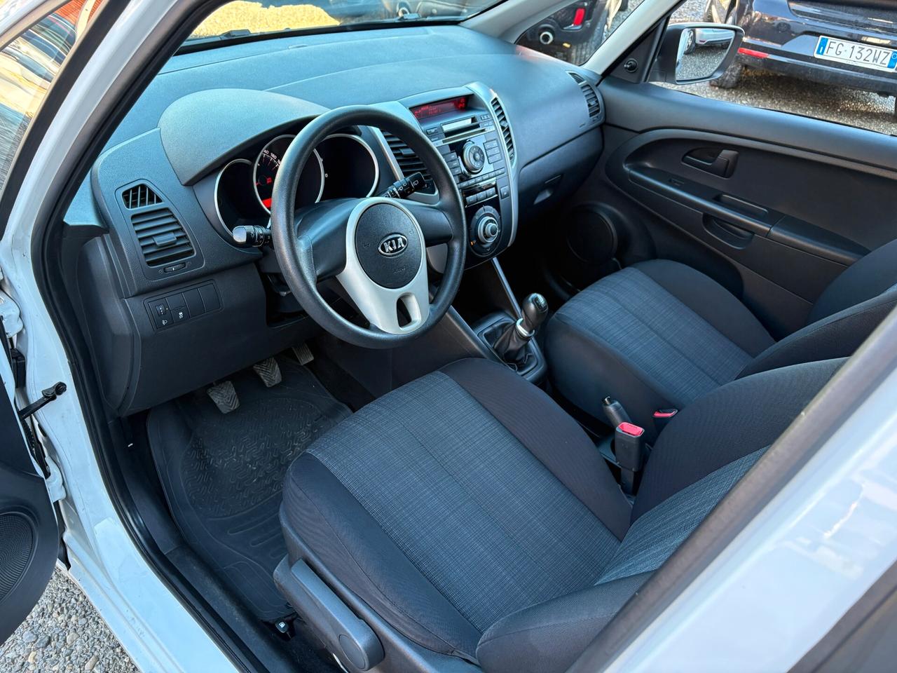 Kia Venga 1.4 CRDi 77CV -Gancio Traino