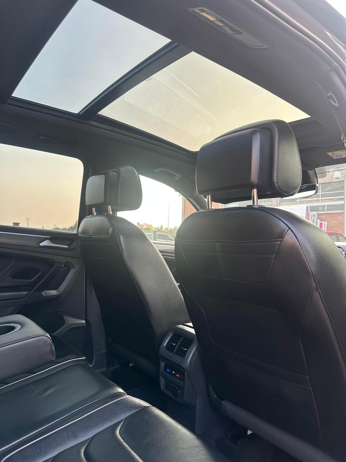 Volkswagen Tiguan 2.0 TDI 200 CV SCR DSG 4MOTION R-Line TETTO APRIBILE SEDILI IN PELLE TOTALE