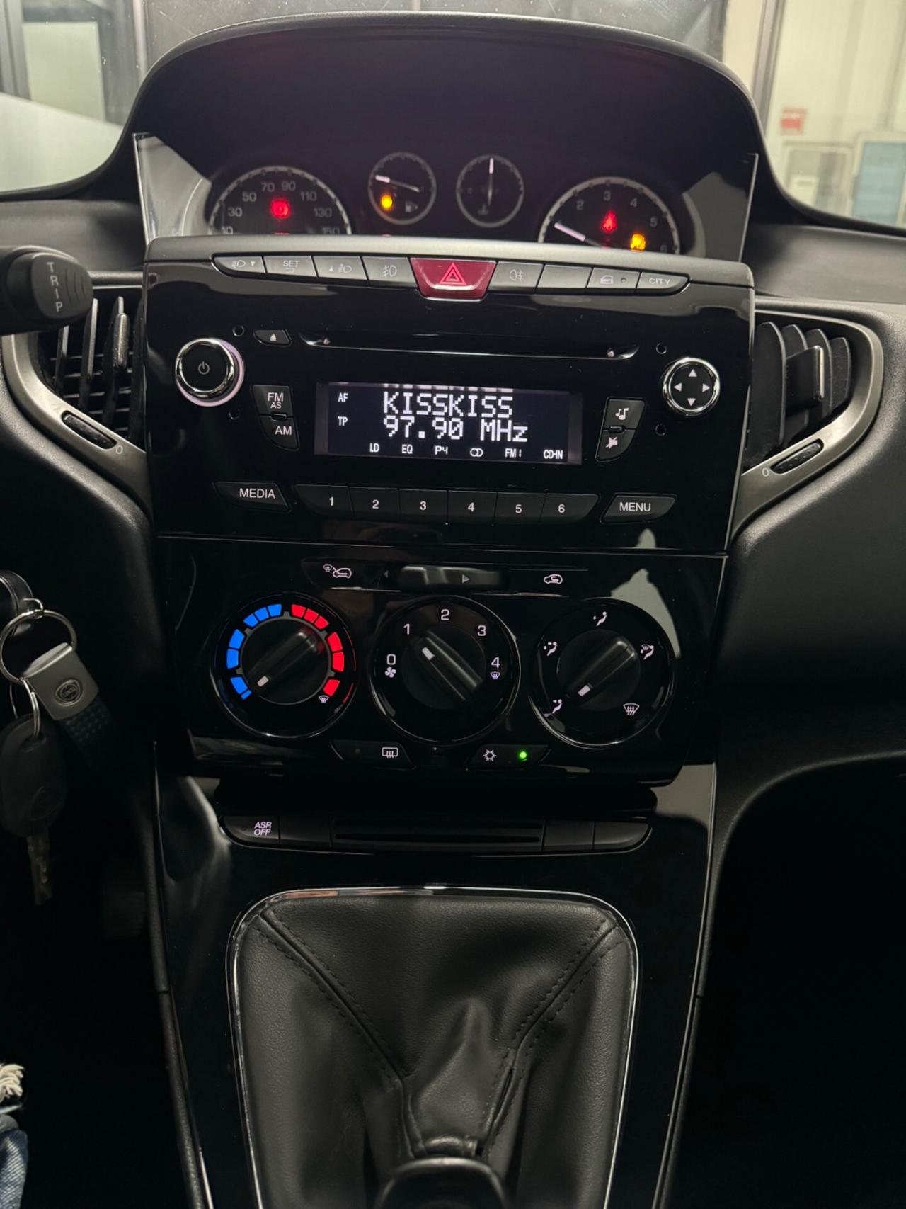 Lancia Ypsilon 1.2 69 CV 5 porte Gold - 2015
