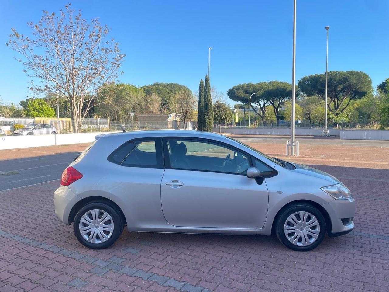 Toyota Auris 1.4 3p