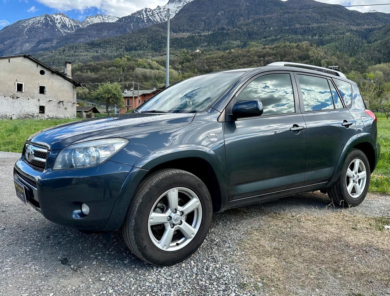 Toyota RAV 4 RAV4 2.2 D-4D 177 CV Luxury