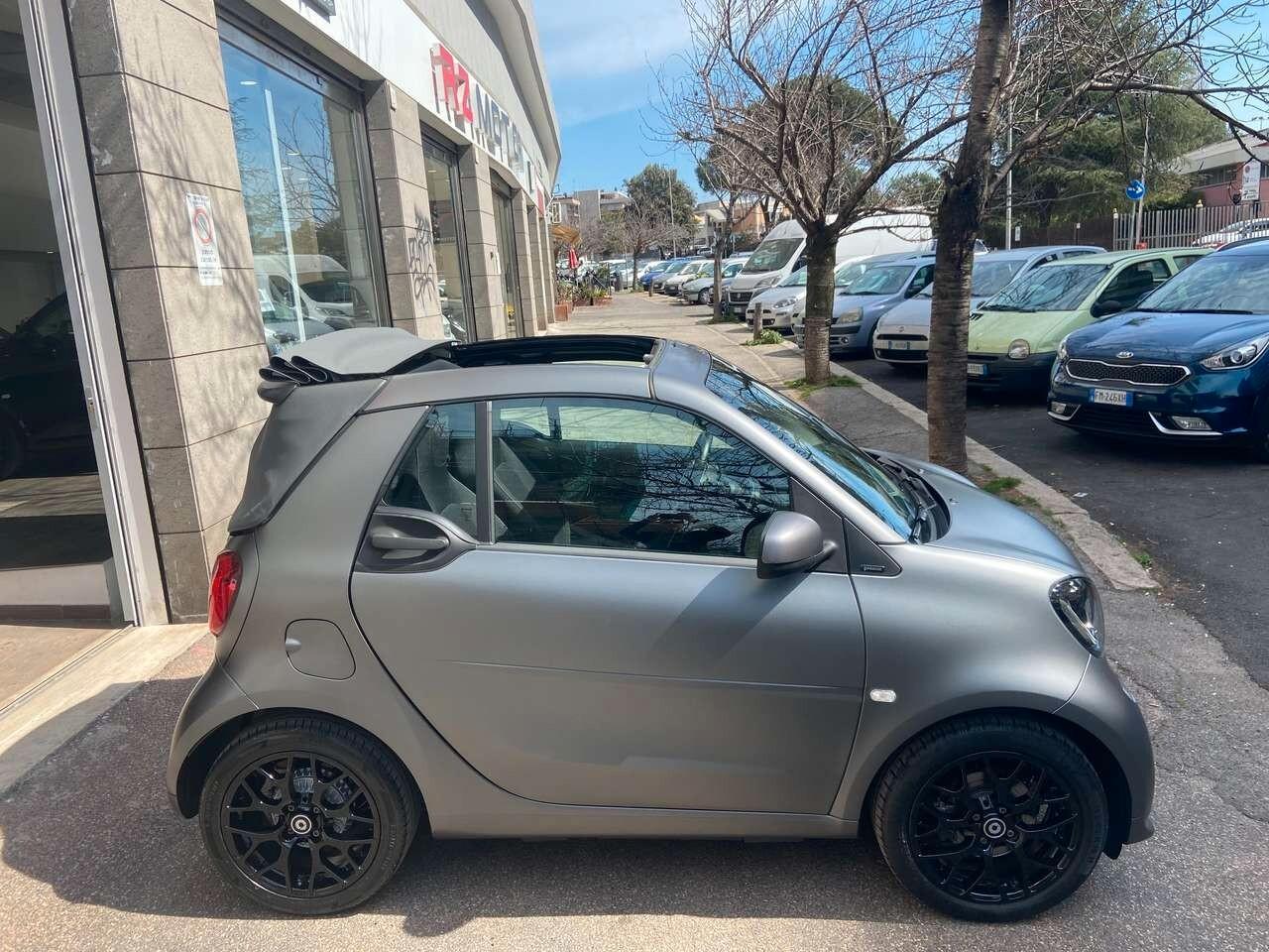 Smart ForTwo 70 1.0 twinamic cabrio Suitegrey Grey-NAVI-LED-ITALIANA-TAGLIANDI MERCEDES