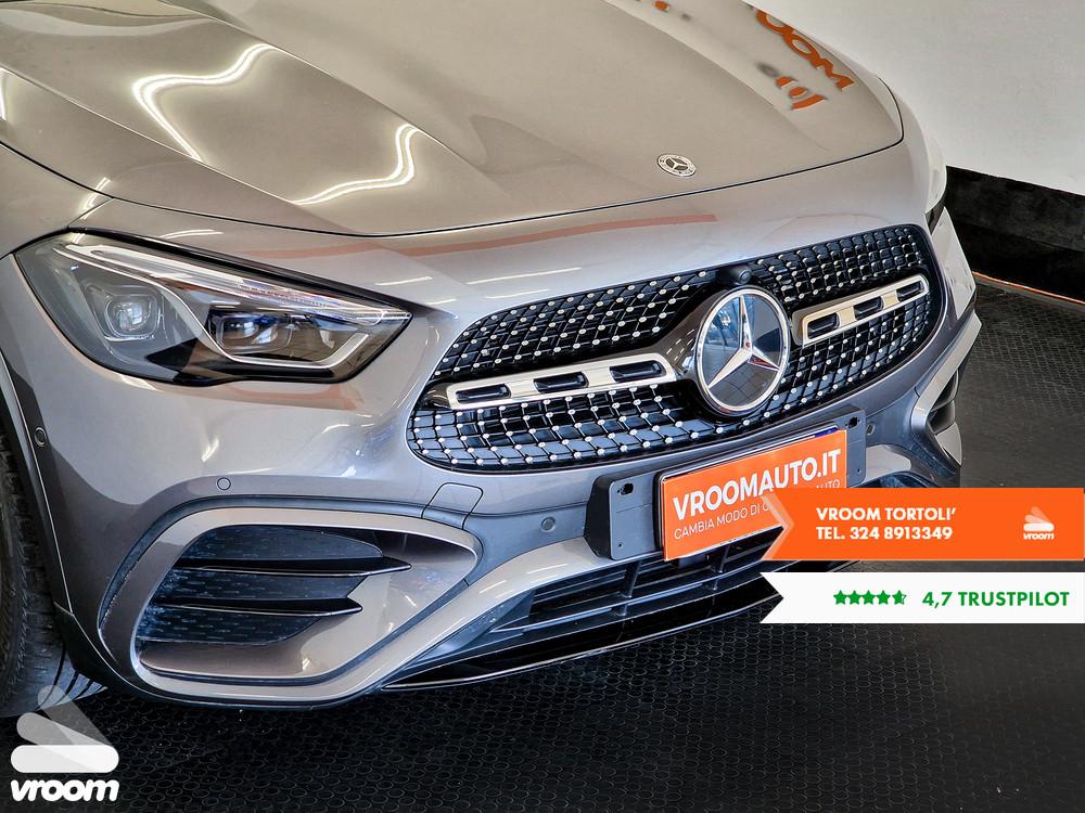 MERCEDES GLA (H247) GLA 200 d Automati...