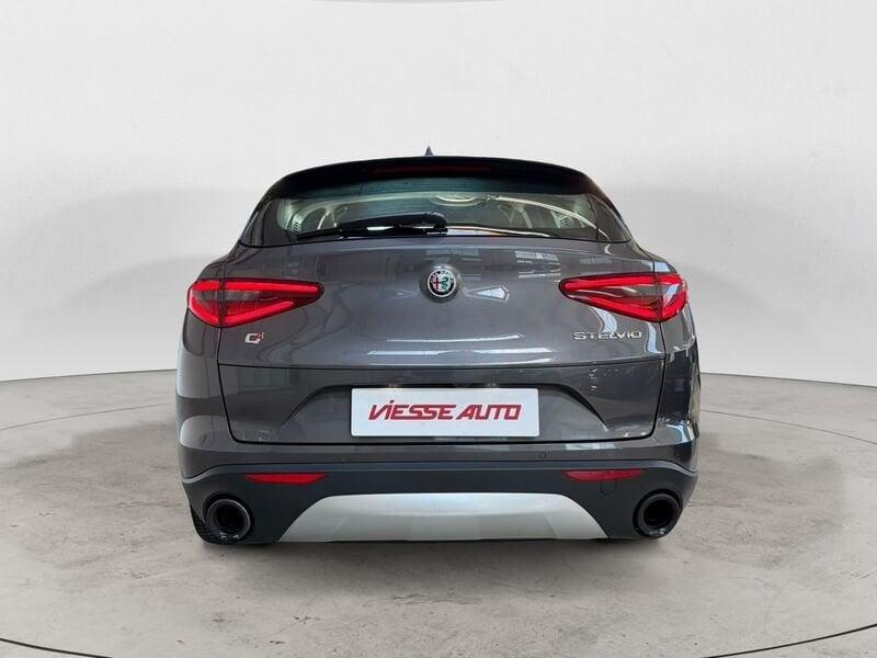 Alfa Romeo Stelvio 2.0 Turbo Benzina 280CV AT8 Q4 Executive