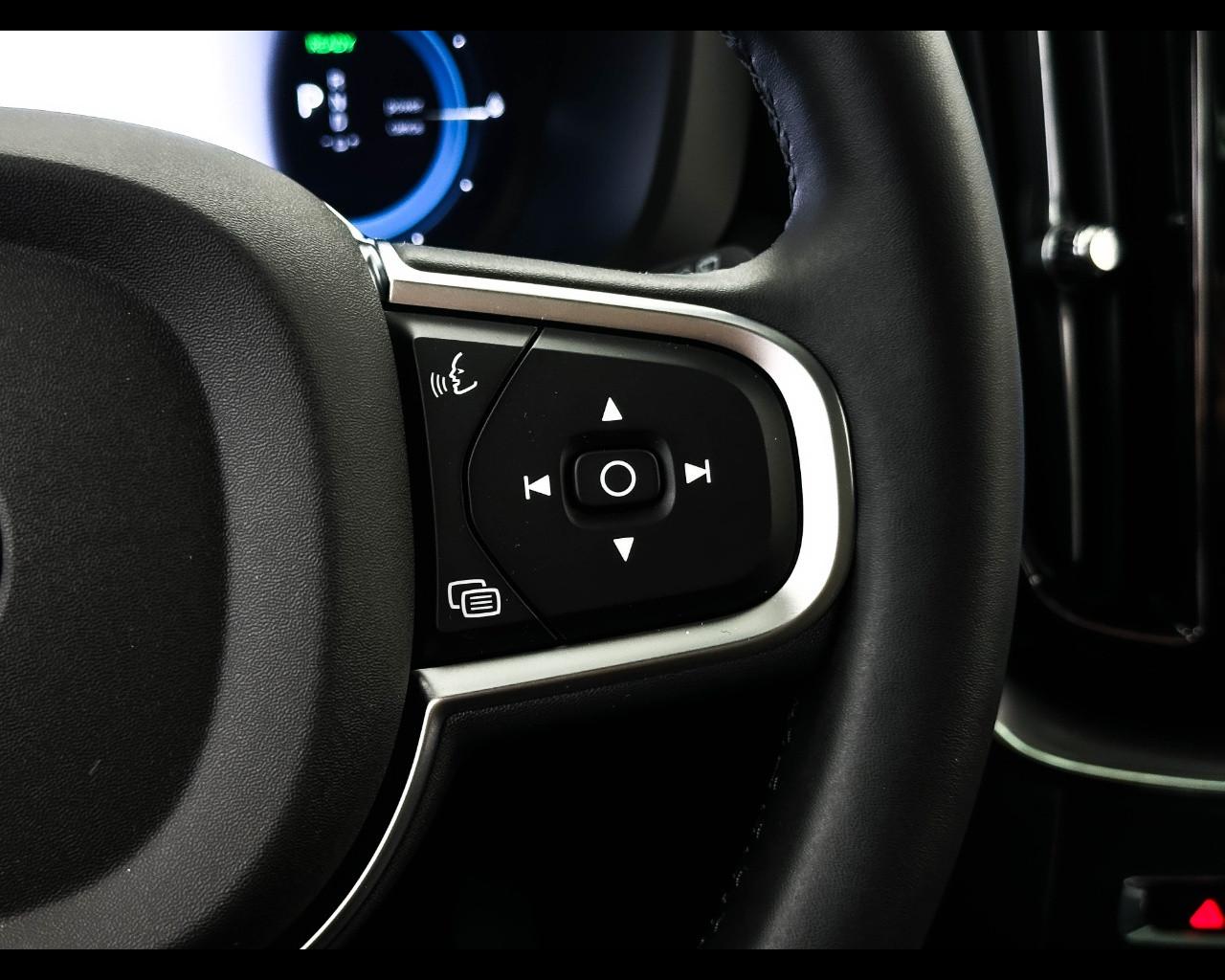 VOLVO XC60 (2017-->) - XC60 T6 Plug-in hybrid AWD automatico Plus Bright