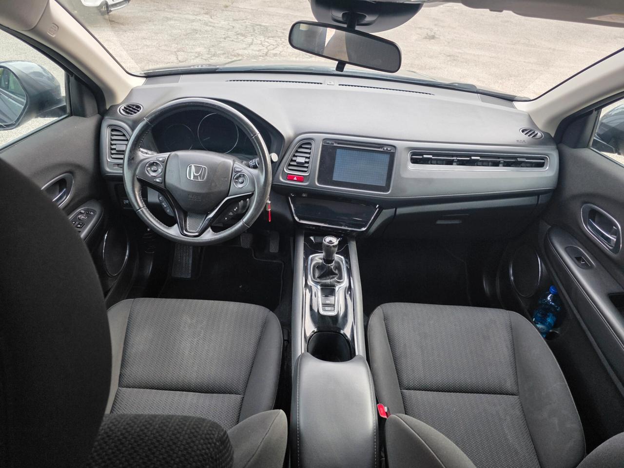 Honda HR-V Neo patentati 105000 kmHonda H-RV 1.6 disel 120 cavalli 88kw anno 2016 cambio manuale a 6 marce tagliando eseguito gomme al 85% interni perfetti esterni ottimi con un litro di gasolio si percore circa 20- 22 km lauto dispone di : Cerchi in lega