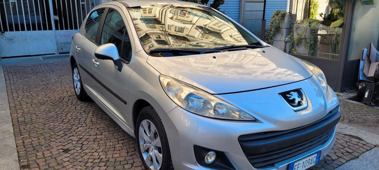 Peugeot 207 1.4 HDi 70CV 5p. Active