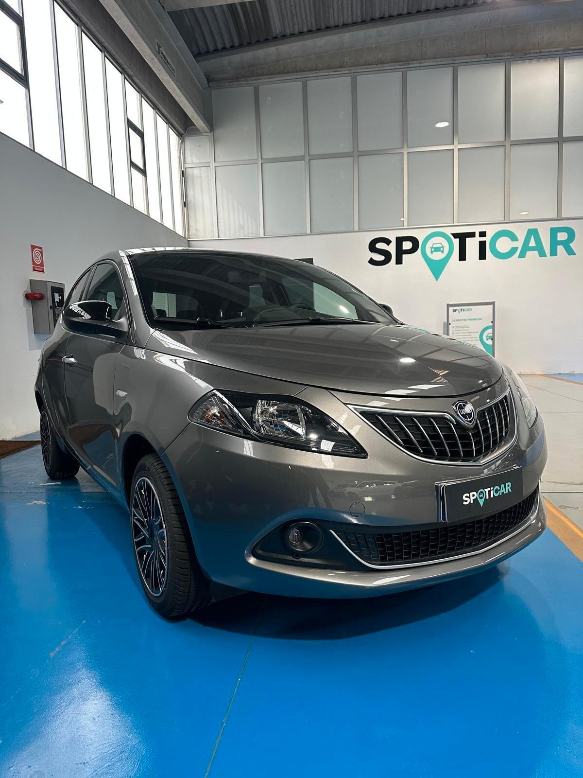 Lancia Ypsilon 1.0 FireFly 5 porte S&S Hybrid Platino