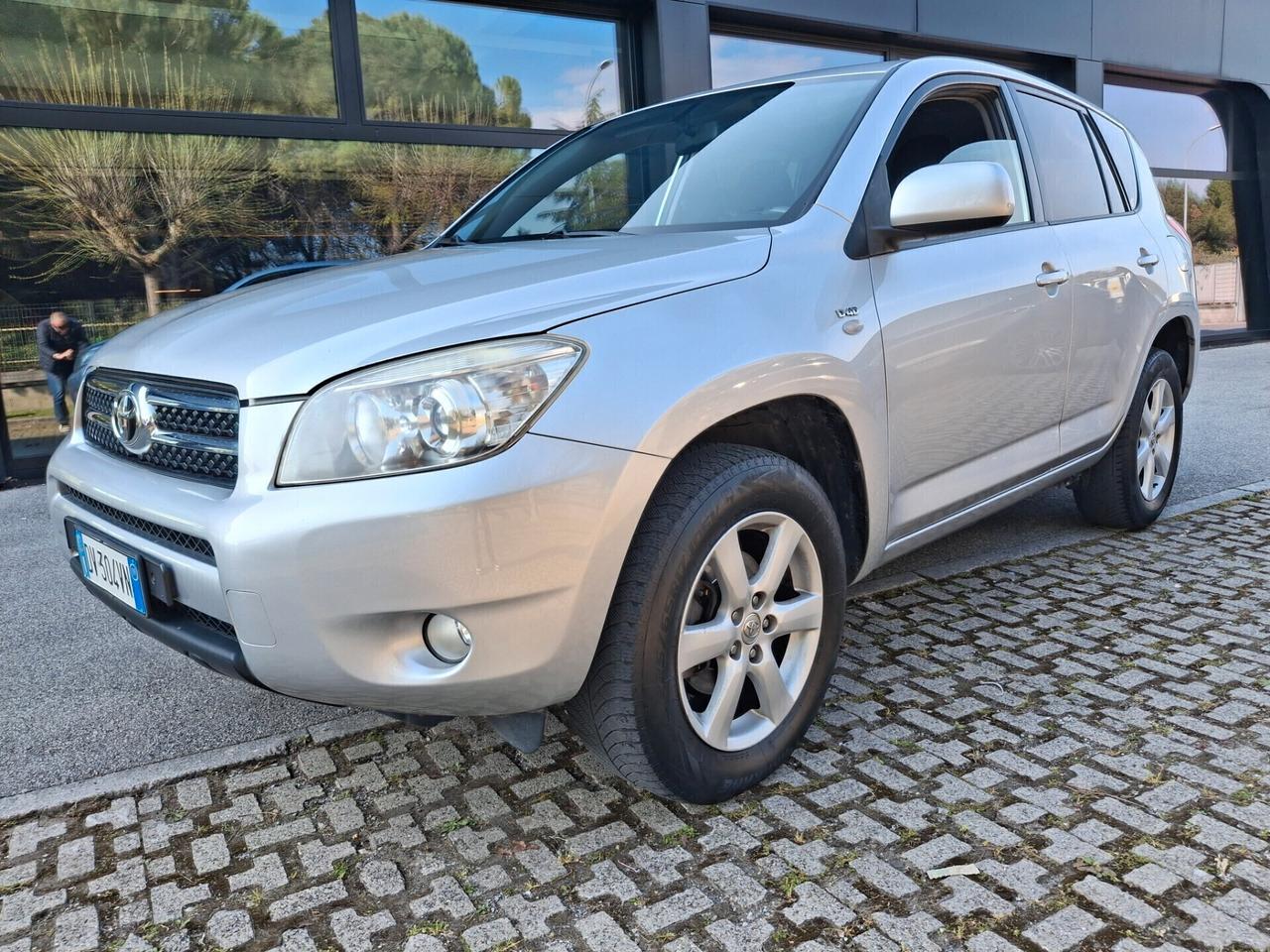 Toyota RAV4-2.2 D-4D 136 CV.*GANCIO TRAINO*NAVI*