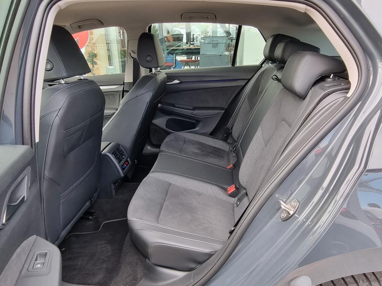 Volkswagen Golf VIII 2024 2.0 tdi Style 150cv dsg